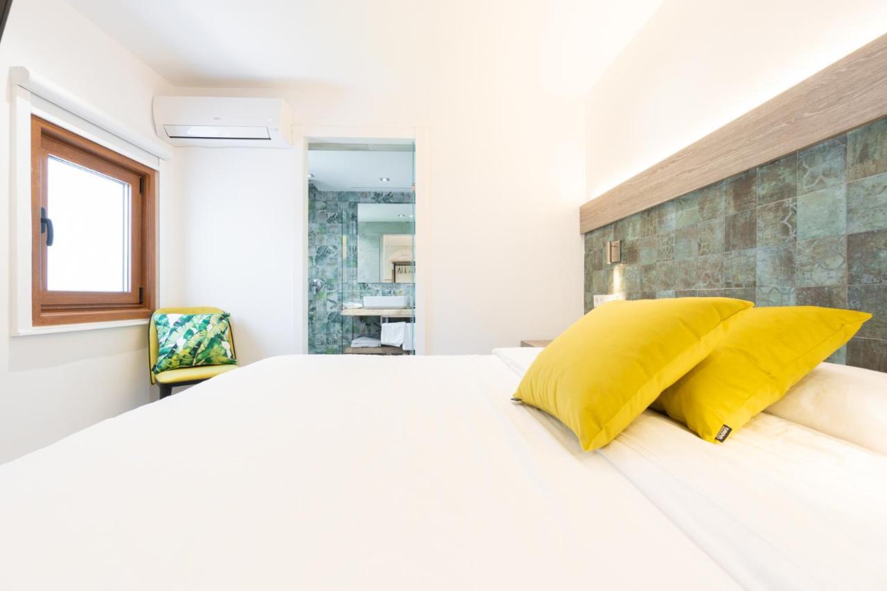 Hostal Restaurante Pou Des Lleo Sant Carles de Peralta Eksteriør billede