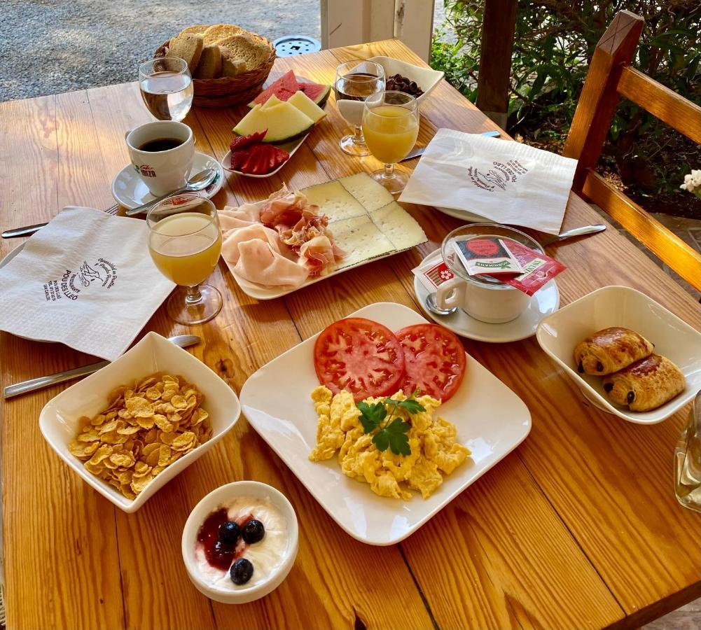 Hostal Restaurante Pou Des Lleo Sant Carles de Peralta Eksteriør billede