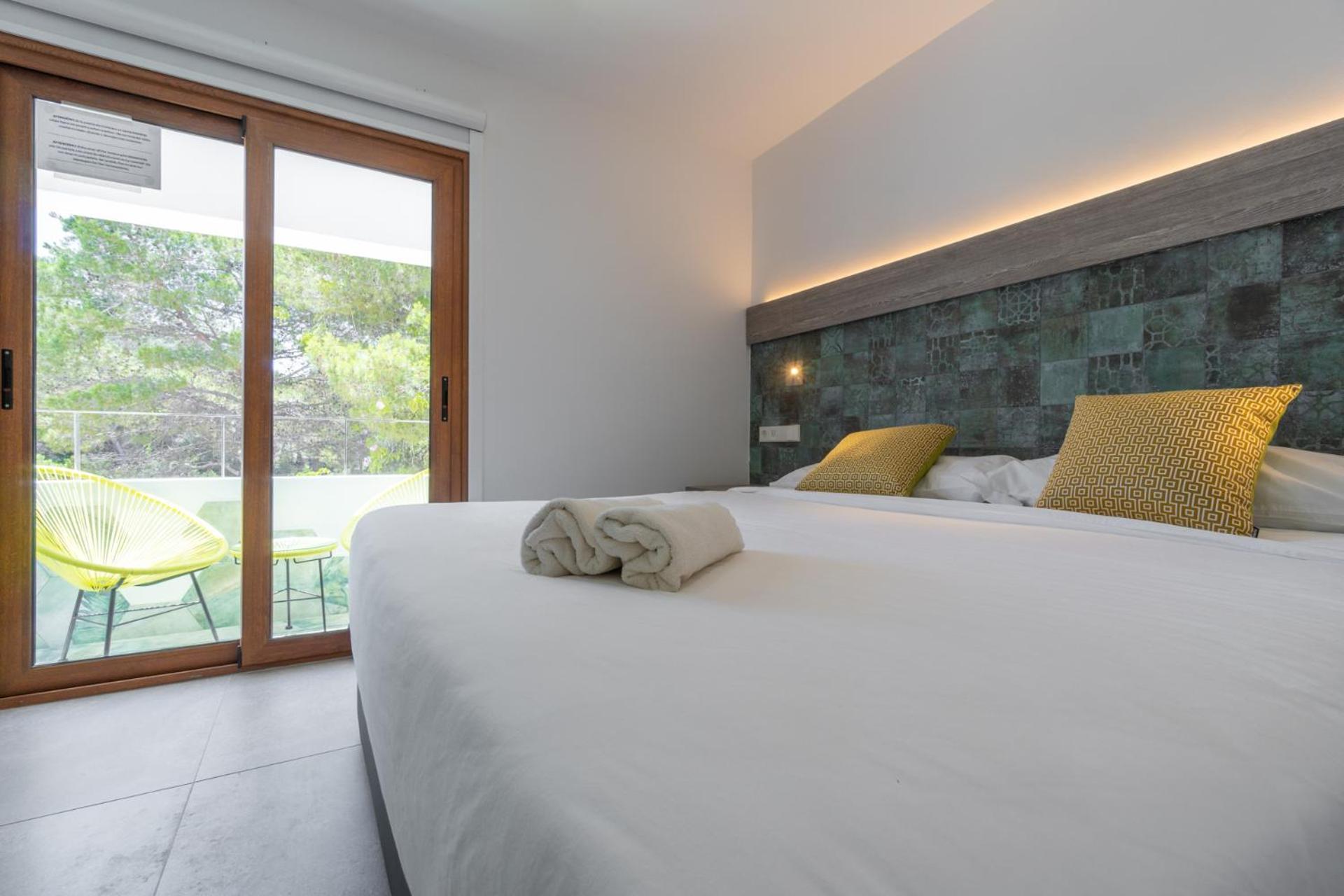 Hostal Restaurante Pou Des Lleo Sant Carles de Peralta Værelse billede