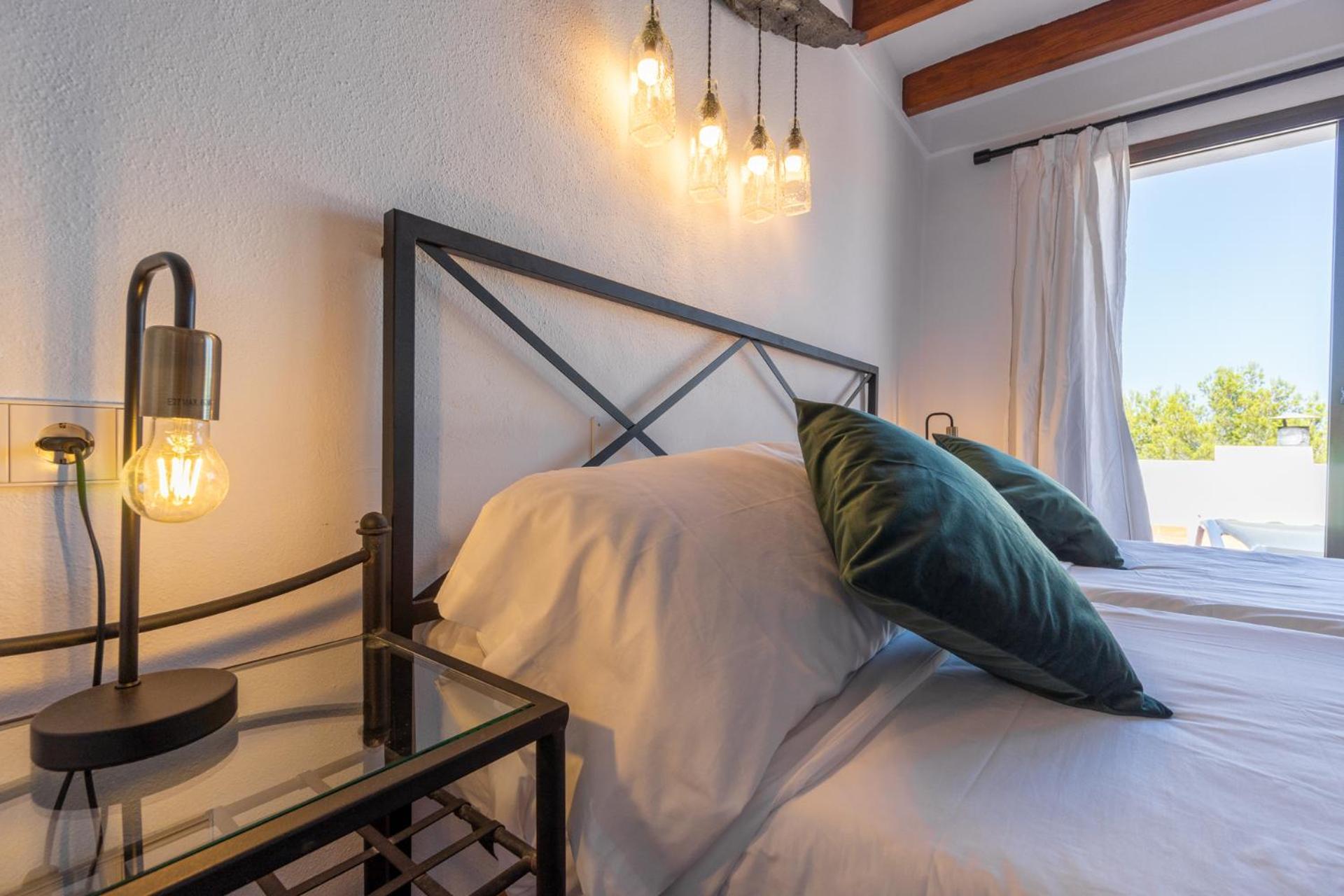 Hostal Restaurante Pou Des Lleo Sant Carles de Peralta Værelse billede