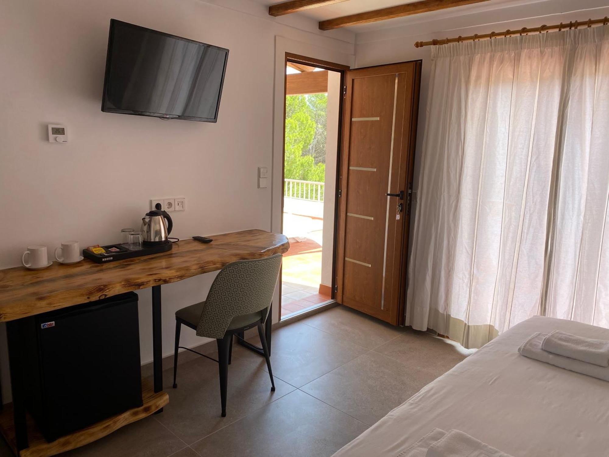 Hostal Restaurante Pou Des Lleo Sant Carles de Peralta Værelse billede