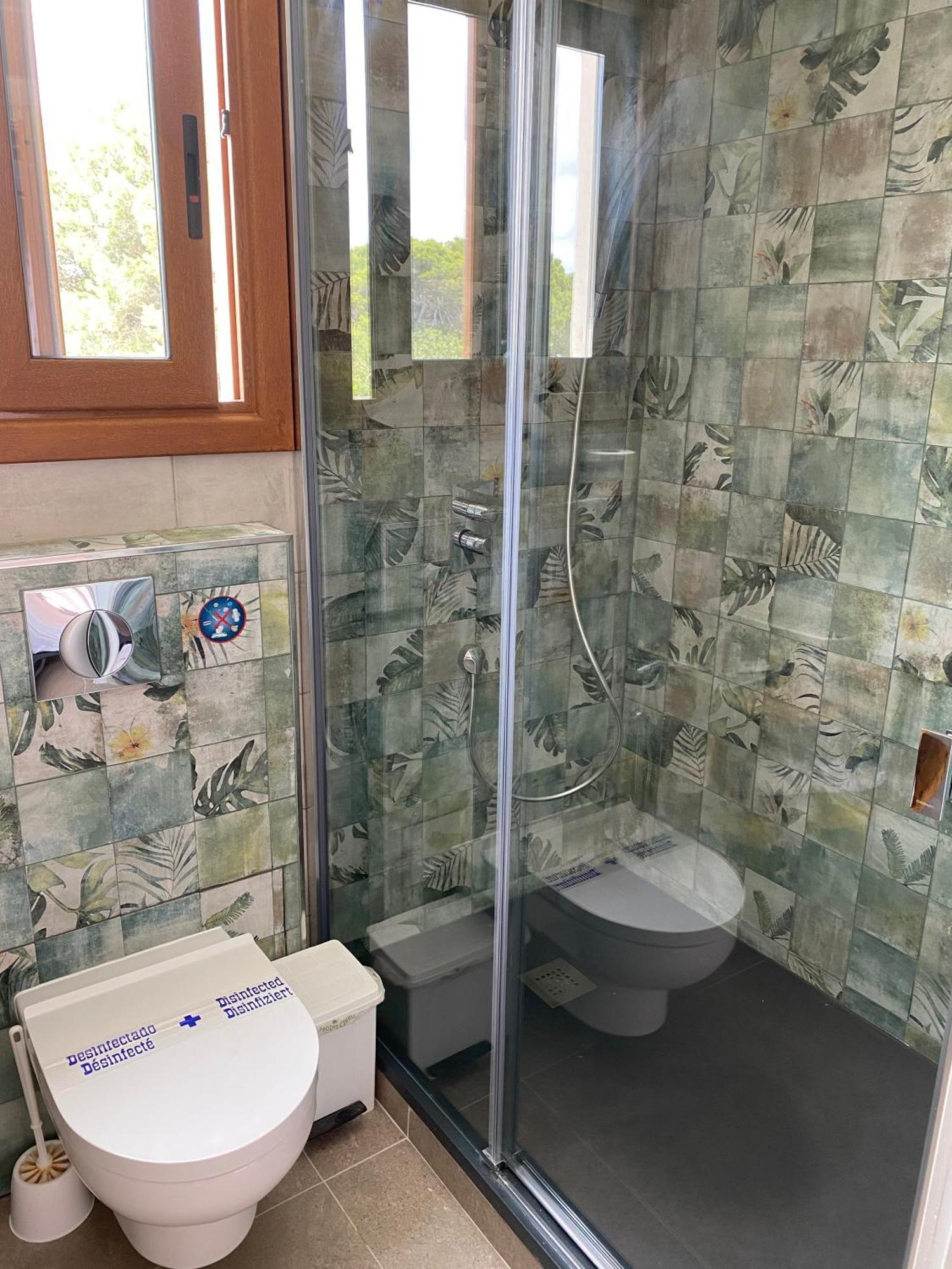Hostal Restaurante Pou Des Lleo Sant Carles de Peralta Værelse billede
