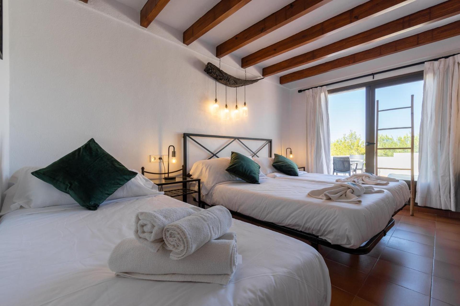 Hostal Restaurante Pou Des Lleo Sant Carles de Peralta Værelse billede