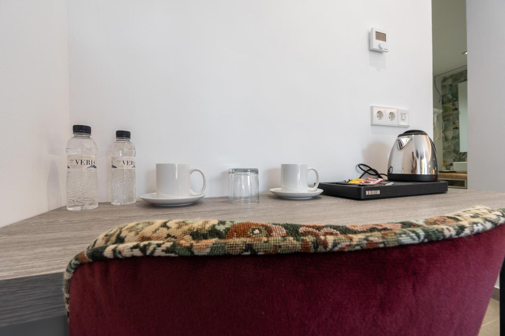 Hostal Restaurante Pou Des Lleo Sant Carles de Peralta Værelse billede